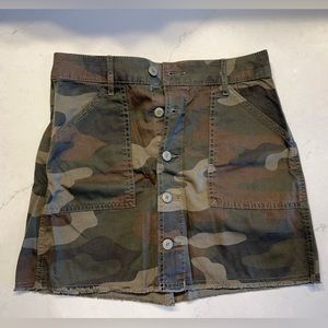 American Eagle Camo Skirt